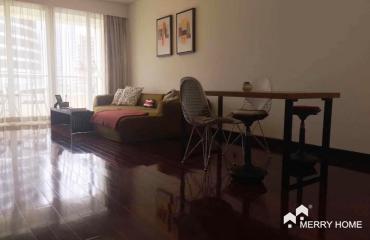spacious two bedrooms for rent at perfect location, one station to Jing'an temple